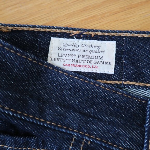 Levi's High Loose Dark Wash Cropped Jeans, Size 29 - Picture 9 of 10